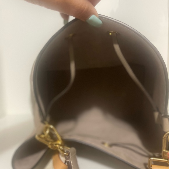 Louis Vuitton NéoNoé Shoulder Bag MM Beige Leather - Picture 3 of 8
